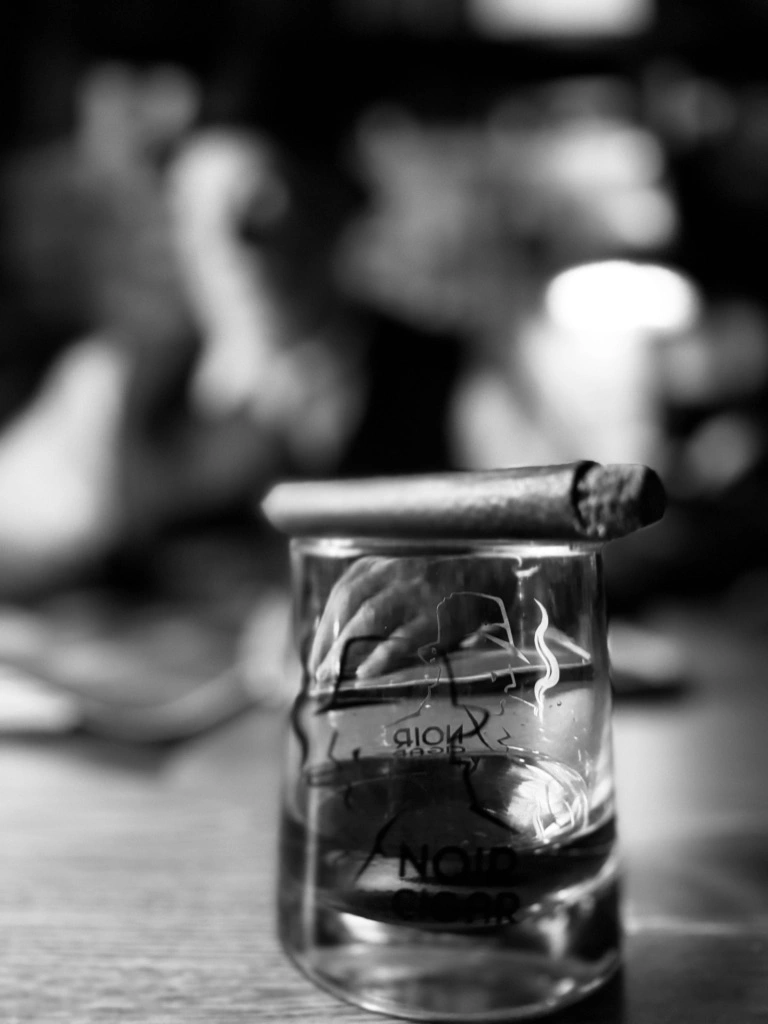 Case #735 The Pork Tenderloin — Noir Cigar